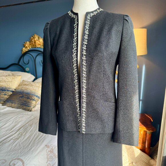 1980s Vintage Black w White Embroidered Trim Skirt and Blazer Suit Set - Picture 2 of 16